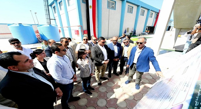 وزير الإسكان ومحافظ البحيرة يفتتحان محطة معالجة الصرف الصحى بمركز بدر