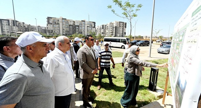 بالصور.. وزير الإسكان يتفقد سير العمل بالمشروع السكنى “جنة 4” بمدينة الشيخ زايد
