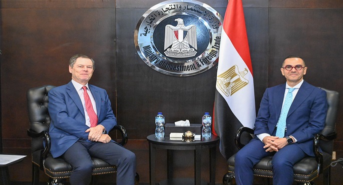 وزير الاستثمار والتجارة الخارجية يلتقى السفير الإسبانى بالقاهرة