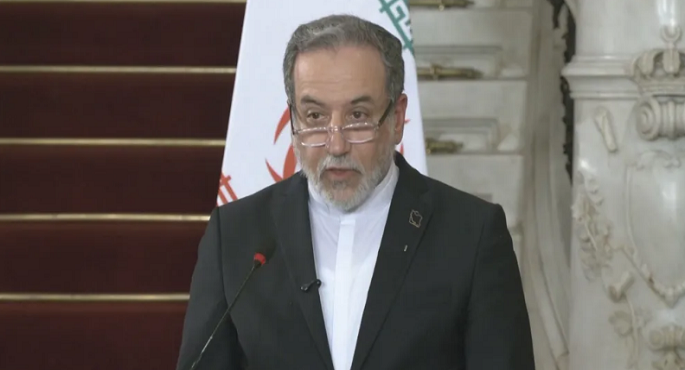 إيران تندد بإعادة فرض العقوبات وتتوعد برد “حازم ومناسب”