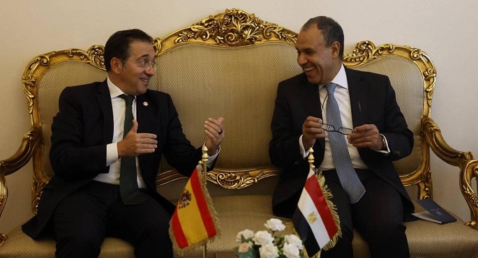 وزير الخارجية يشيد لنظيره الإسبانى بالمواقف الإسبانية المشرفة فى دعمها للقضية الفلسطينية وضد العدوان الإسرائيلى