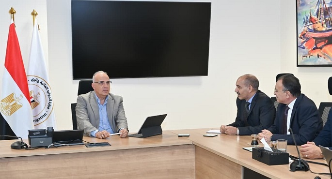 وزير الرى يلتقى الرئيس التنفيذى لوكالة الفضاء المصرية لبحث مجالات التعاون المشترك