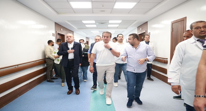بالصور.. وزير الصحة يرافقه محافظ الأقصر يتفقدان عدد من المنشآت الطبية بالمحافظة