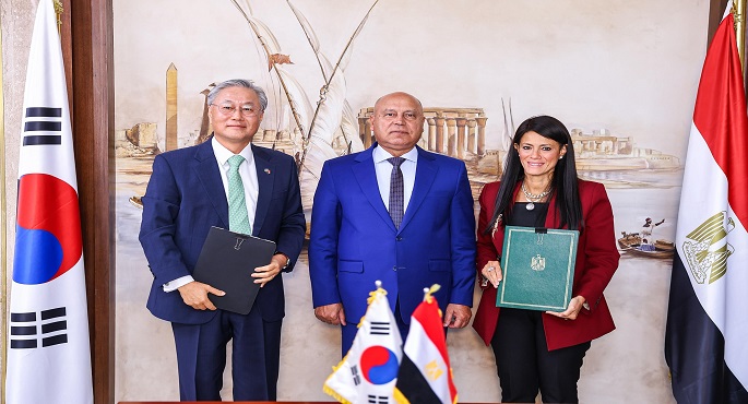 وزير الصناعة: ندعو المستثمرين الكوريين لضخ استثمارات جديدة فى مجال تصنيع السيارات