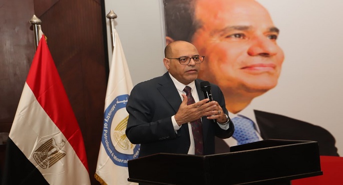 وزير العمل يفتتح ورشة تثقيفية عن قانون العمل الجديد