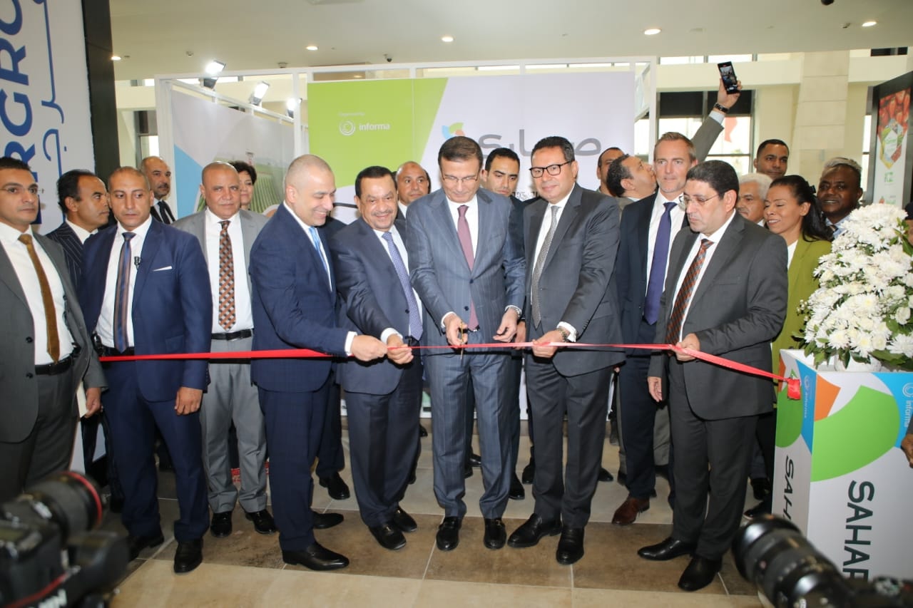وزير الزراعة يؤكد أهمية معرض صحارى فى دفع عجلة الابتكار الزراعى