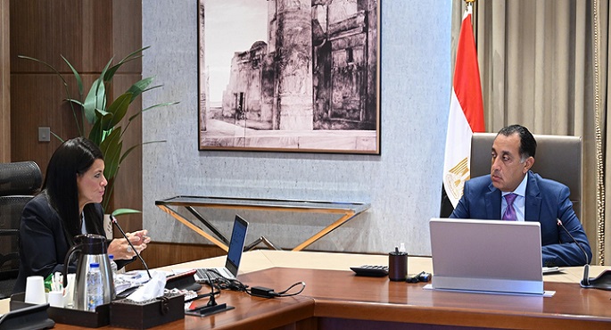 رئيس الوزراء يستعرض مع وزيرة التخطيط جهود حوكمة الاستثمارات العامة فى العام المالى 2024 – 2025
