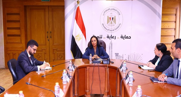 وزيرة التضامن تترأس اجتماعًا لمتابعة الحصر الوطنى للحضانات