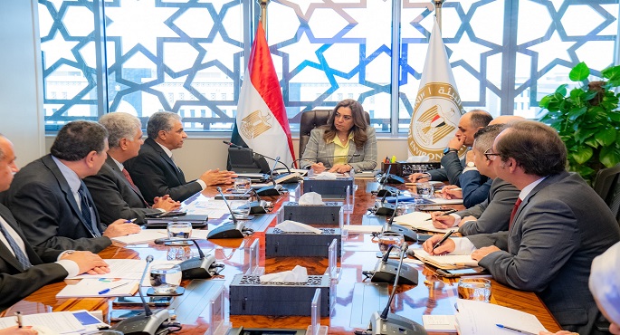 وزيرة التنمية المحلية تبحث مع المدير التنفيذى لمركز البيئة والتنمية للمنطقة العربية وأوروبا(سيدارى) التعاون المشترك