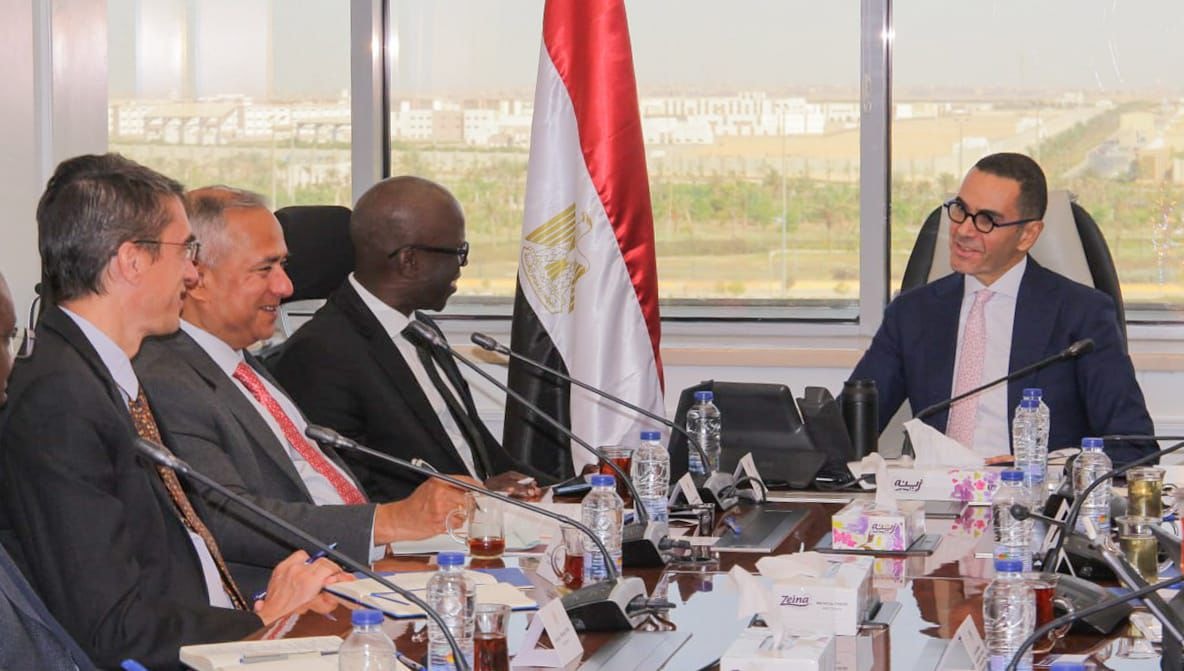 وزير الاستثمار يبحث مع وفد البنك الدولى تعزيز فرص الاستثمار