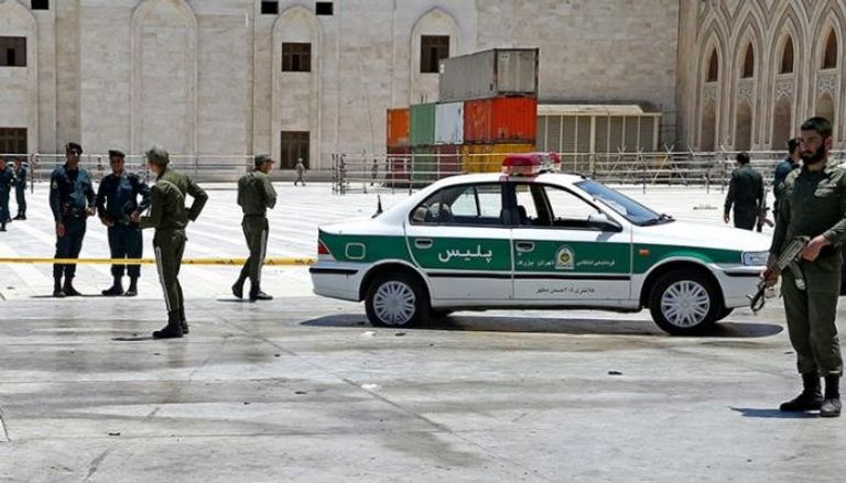 مقتل وإصابة شخصين فى هجوم مسلح على دورية للشرطة فى إيران