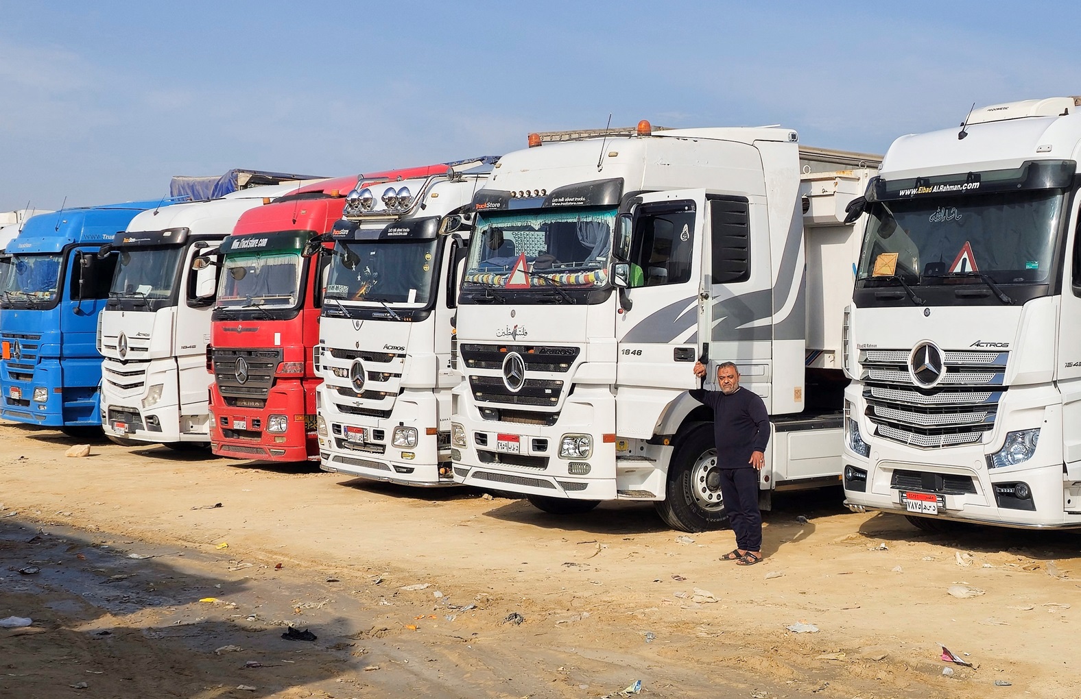 الجيش الإسرائيلى : 600 شاحنة مساعدات ستدخل قطاع غزة يوميا وفقا للاتفاق