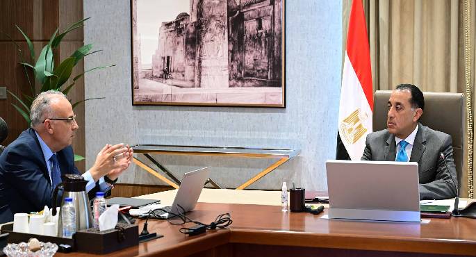 رئيس الوزراء يتابع جهود إزالة تعديات نهر النيل فى إطار “المشروع القومى لضبط النيل”