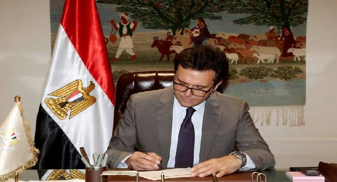 وزير الثقافة يعلن برنامج احتفالات أكتوبر تحت شعار “وفرحت مصر”