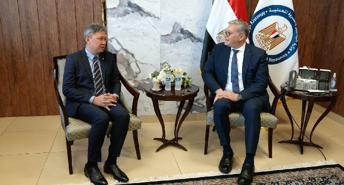 وزير البترول يبحث مع بتروناس الماليزية تعزيز الشراكة الاستراتيجية فى مجال الغاز الطبيعى
