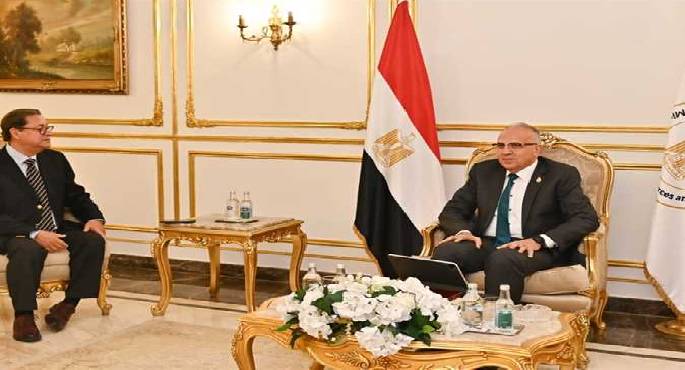 وزير الرى يبحث مع مدير “إيكاردا” تفعيل مذكرة التفاهم الموقعة بين الجانبين