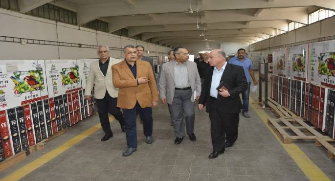 وزير الدولة للإنتاج الحربى يتابع مراحل التصنيع بشركة بنها للصناعات الإلكترونية مصنع 144 الحربى