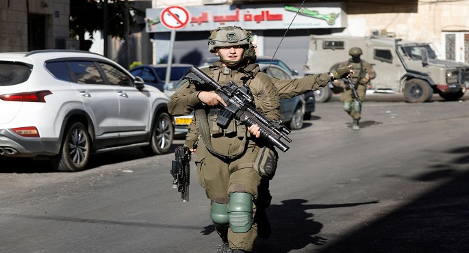 القوات الإسرائيلية تشدد الإجراءات العسكرية فى رام الله وتشن موجة اعتقالات