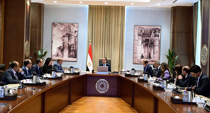 رئيس الوزراء يناقش خطة واستراتيجية وزارة الكهرباء والطاقة لمجابهة أحمال صيف 2026