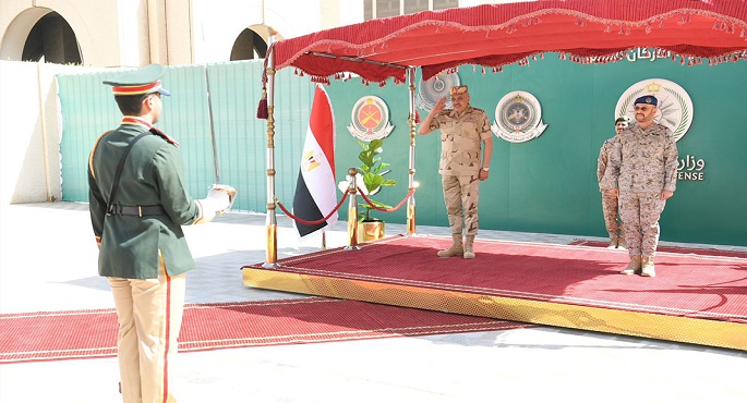 بالفيديو.. رئيس الأركان يعود إلى أرض الوطن بعد انتهاء زيارته الرسمية للمملكة العربية السعودية