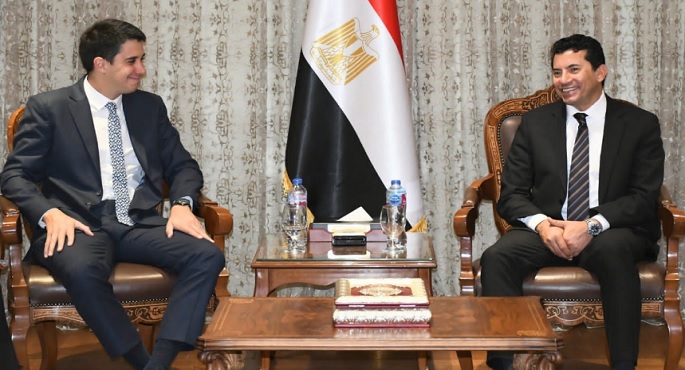 وزير الرياضة يبحث مع الأمين العام المساعد للأمم المتحدة لشئون الشباب سبل تعزيز التعاون