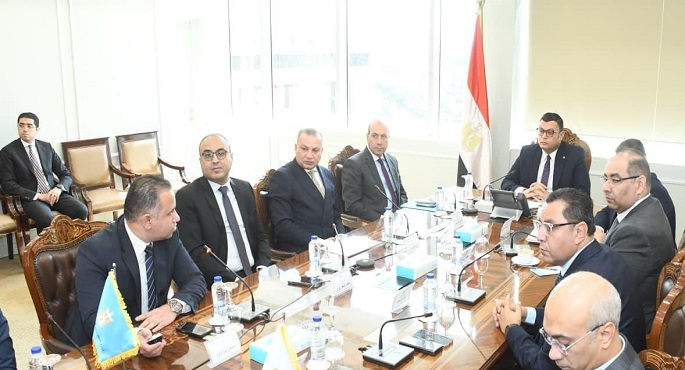وزير الإسكان يبحث ملف تشغيل مشروع حدائق تلال الفسطاط