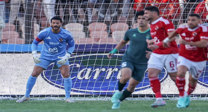 الأهلى يقفز لصدارة الدورى بفوزه على الاتحاد السكندرى 2-1