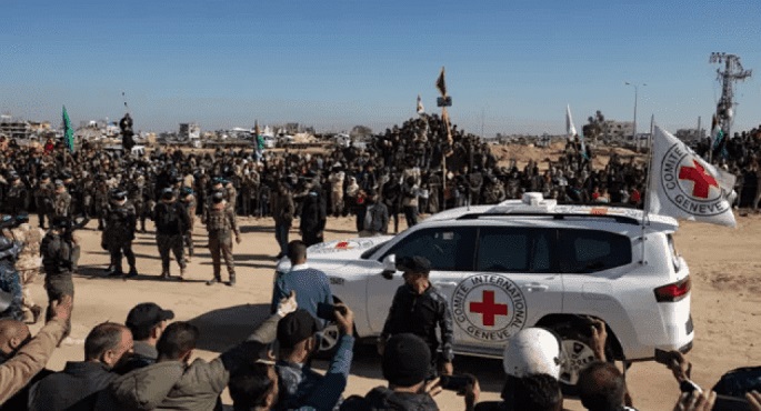 الاحتلال الإسرائيلى يسلم 15 جثمانا لشهداء من غزة