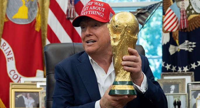 بعد تهديد ترامب بنقل مباريات فى المونديال.. الفيفا يعلق