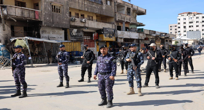 الجارديان : إسرائيل تسلح جماعات فلسطينية لمواجهة حماس