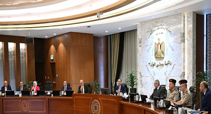رئيس الوزراء يُتابع موقف مشروعات تطوير البُنى التحتية وأنظمة التأمين بالمطارات المصرية