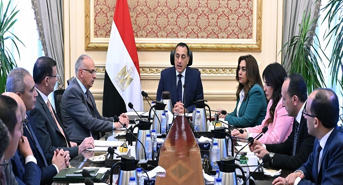 رئيس الوزراء يُتابع الخطة التنفيذية لمنظومة تطهير المجارى المائية