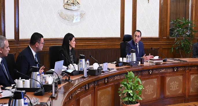 رئيس الوزراء يُتابع موقف المشروعات الجارى تنفيذها بالتعاون بين وزارة الإسكان والهيئة الهندسية