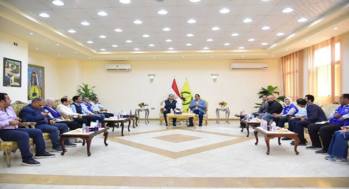 بالصور .. نائب وزير الصحة يعقد اجتماعًا مع نائب محافظ شمال سيناء لبحث احتياجات المنظومة الصحية ويتفقد العيادات المخصصة للأشقاء الفلسطينيين.