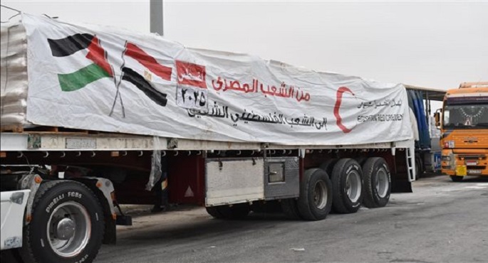 قافلة المساعدات الإنسانية “زاد العزة” تدخل إلى قطاع غزة