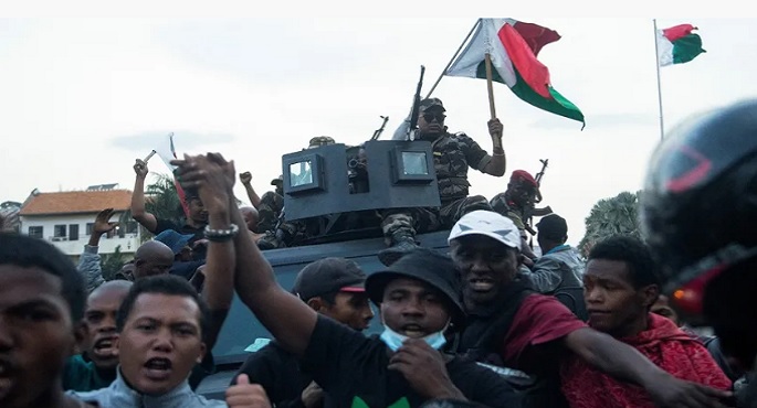 رئاسة مدغشقر تعلن محاولة “لانتزاع السلطة بالقوة” بشكل غير قانونى