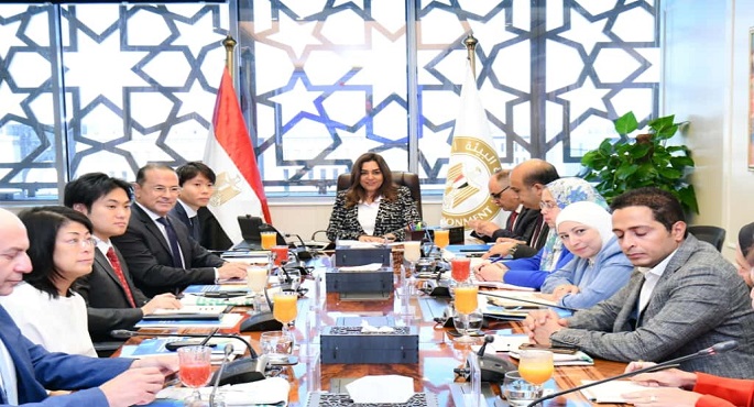 منال عوض: سرعة تنفيذ مصانع لبدائل البلاستيك بعدد من المدن المصرية