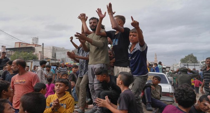 واشنطن بوست: عشرات الآلاف من الفلسطينيين يعودون لغزة بعد تدمير معالمها بالكامل