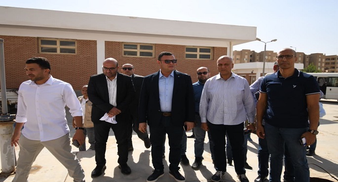 وزير الإسكان يتفقد محطة رفع صرف صحى ابنى بيتك ٥ بمدينة حدائق أكتوبر