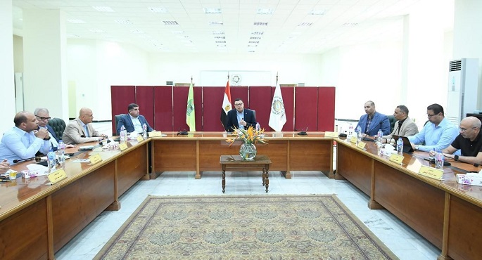 “الشربينى” يوجه بالعمل على رفع كفاءة البوابات واللافتات الإرشادية والميادين بالمدن الجديدة