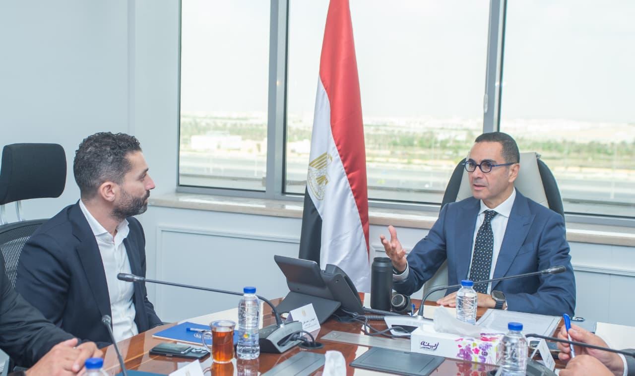وزير الاستثمار يبحث مع “LDV” سبل تعزيز الشراكات بمجالات التعليم والتنمية المستدامة