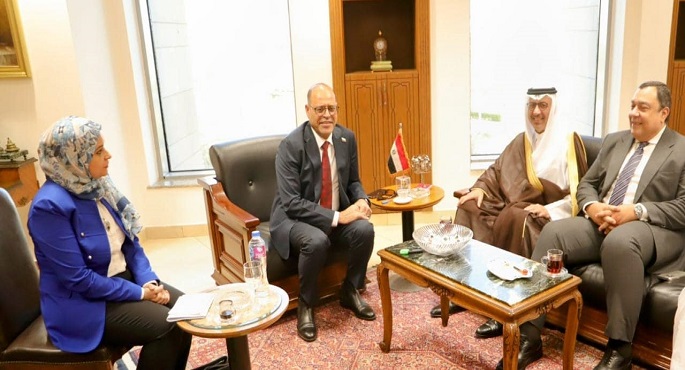 وزير العمل يلتقى السفير السعودى فى القاهرة لتعزيز آليات تنقل الأيدى العاملة