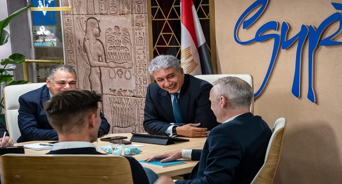 وزير السياحة يبحث مع مسئولى “تريب أدفايزر” تعزيز الترويج للمقصد المصرى خلال بورصة لندن للسياحة