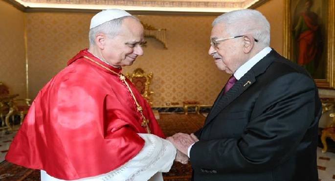 الرئيس الفلسطينى يلتقى بابا الفاتيكان ويؤكدان ضرورة حل الدولتين