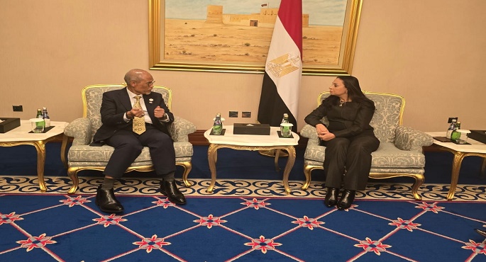 وزيرة التضامن تلتقى وزير الأسرة بجمهورية سنغافورة على هامش مؤتمر القمة العالمية للتنمية الاجتماعية بالدوحة