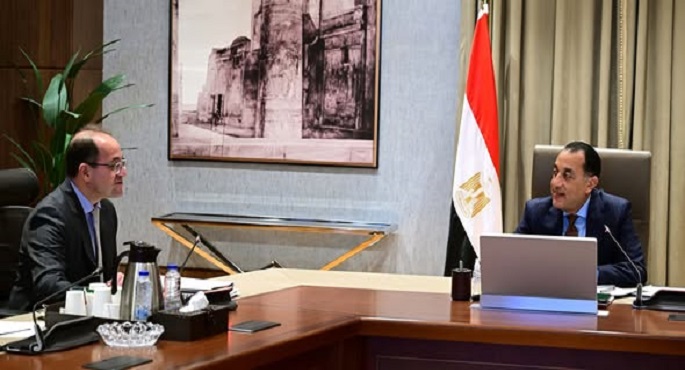 رئيس الوزراء يتابع مع وزير المالية عددا من ملفات عمل الوزارة