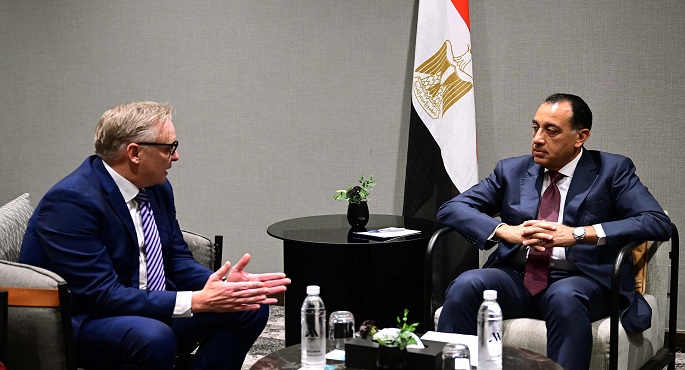 رئيس الوزراء يلتقى مسئولى شركة “أنجلو جولد أشانتى” المستثمرة فى منجم السكرى للذهب