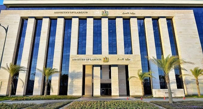 وزارة العمل تُعلن عن 1450 فرصة عمل برواتب تبدأ من 10 آلاف جنيه بمشروع محطة الضبعة للطاقة النووية