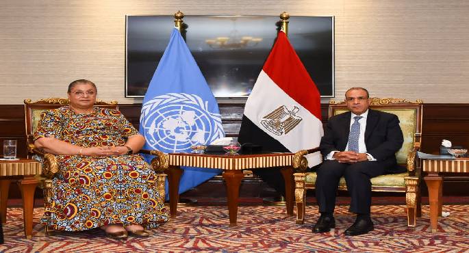 وزير الخارجية: مصر متمسكة بموقفها الثابت القائم على التمسك بالحل السياسى “الليبى الليبى”
