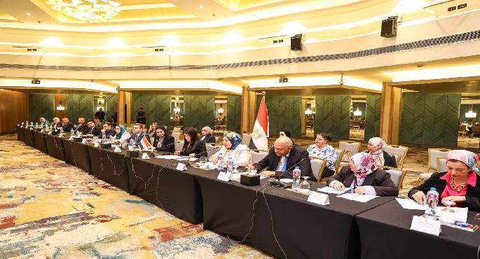 وزيرة التخطيط: نتطلع لزيادة حجم الاستثمارات الأذرية ومعدلات التبادل التجارى